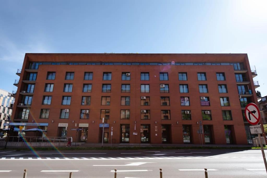 Wygodny Apartament Przy Dworcu كراكوفيا المظهر الخارجي الصورة