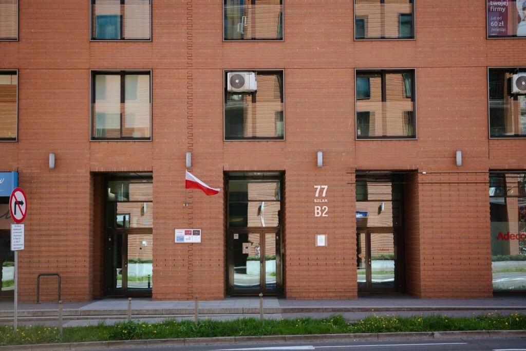 Wygodny Apartament Przy Dworcu كراكوفيا المظهر الخارجي الصورة