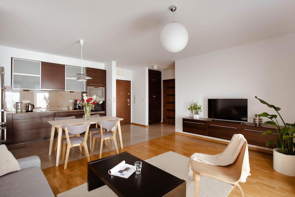Wygodny Apartament Przy Dworcu كراكوفيا المظهر الخارجي الصورة